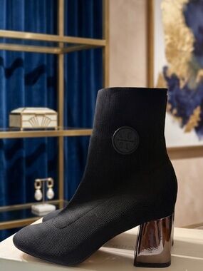 Tory Burch Black Logo Insole Sneaker Boot. Size 35